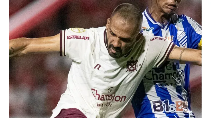 Foto: (Celio Junior/AGIF) - Anselmo Ramon foi um dos personagens do CRB no último Clássico das Multidões