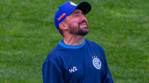 Foto: (Volmer Perez/AGIF) - Luizinho Lopes perdeu uma peça importante no Confiança