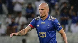 - E a segunda vez que o Santos faz sondagens pelo defensor
