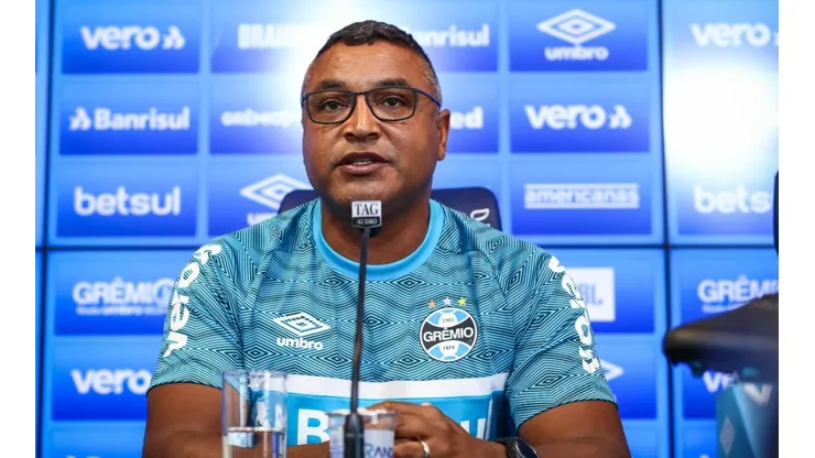 Foto: Lucas Uebel/Grêmio/Divulgação - Roger Machado: técnico foi apresentado oficialmente na terça-feira (15)