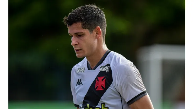 Foto: Thiago Ribeiro/AGIF | Matheus Barbosa concede entrevista coletiva no Vasco