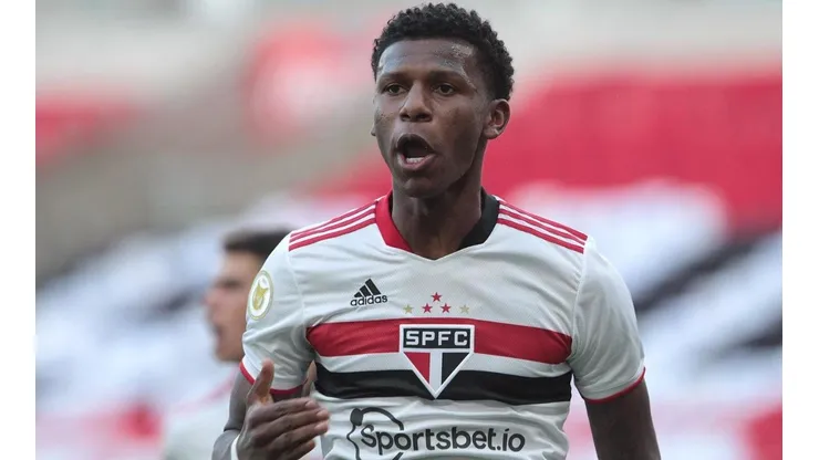 Foto: Rubens Chiri/saopaulofc.net/Divulgação - Arboleda: renovou com o Sâo Paulo até o fim de 2024