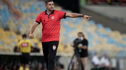 Jorge Rodrigues/AGIF/ Eduardo Souza poderá fazer até oito mudanças no Atlético-GO para enfrentar o Goiatuba, pelo Campeonato Goiano