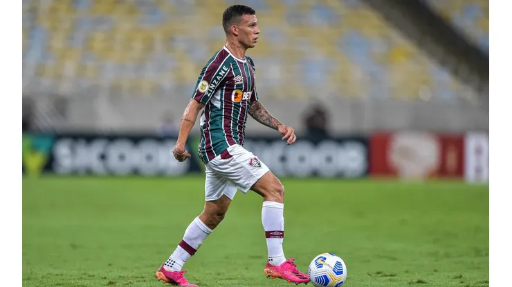 Foto: Thiago Ribeiro/AGIF | Parte da torcida do Flu pede Calegari como titular diante do Nova Iguaçu