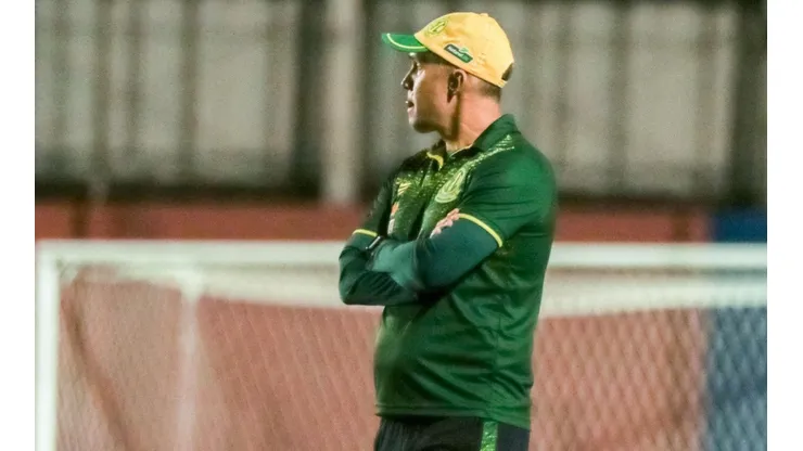 Robson Mafra/AGIF - Eduardo Baptista no comando do Leão