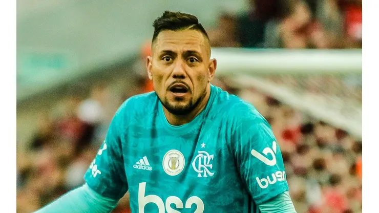 - Diego Alves com a camisa do Mengão