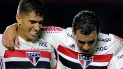 Foto: Alan Morici/AGIF - Vitor Bueno e Pablo, ex-São Paulo, hoje estão no Athletico-PR e podem enfrentar Palmeiras na final da Recopa