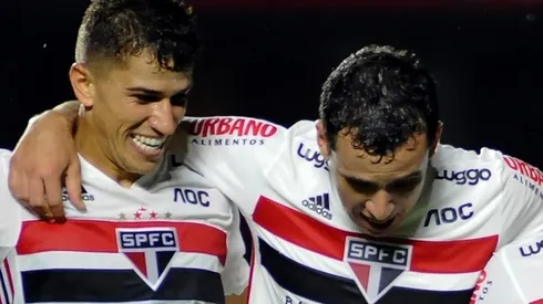 Foto: Alan Morici/AGIF - Vitor Bueno e Pablo, ex-São Paulo, hoje estão no Athletico-PR e podem enfrentar Palmeiras na final da Recopa