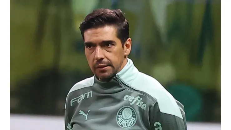 - O jornalista ainda ressalta que o técnico precisa de diversidade de jogo