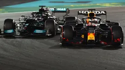 Joe Portlock - Formula 1/Formula 1 via Getty Images - Max Verstappen ultrapassou Lewis Hamilton na última volta do GP de Abu Dhabi.