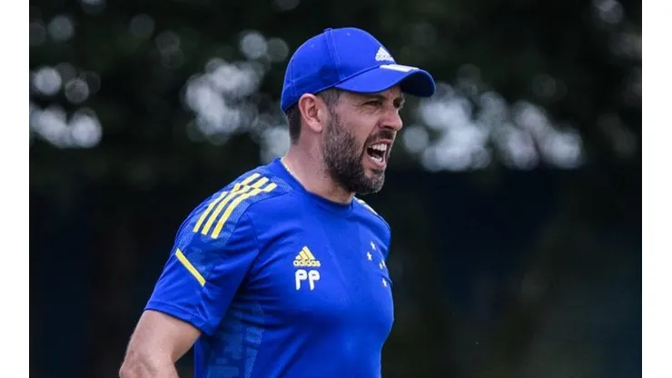 - O técnico ainda pediu alguns reforços pontuais a diretoria do clube