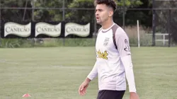 Diego Almeida/PontePress/ Léo Santos comenta sobre recomeço na Ponte Preta: "Acredito que aqui eu terei as chances que preciso"