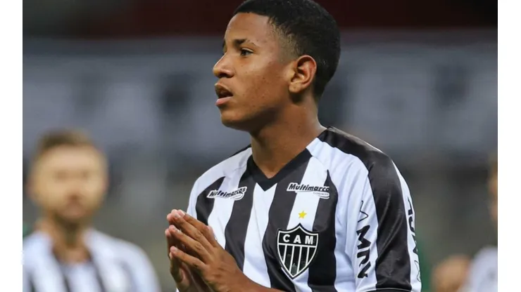 Foto: Pedro Souza/Atlético - Savinho tem interesse do Arsenal, mas Caetano cobra multa de 60 milhões de euros