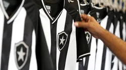 Foto: Vitor Silva/Botafogo - Uniforme do Botafogo terá novo fornecedor em 2022 após a saída antecipada da Volt
