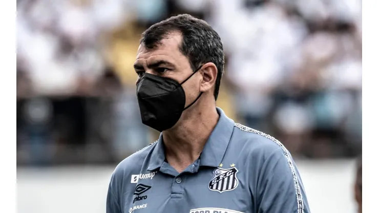 - Carille precisa melhorar a equipe santista