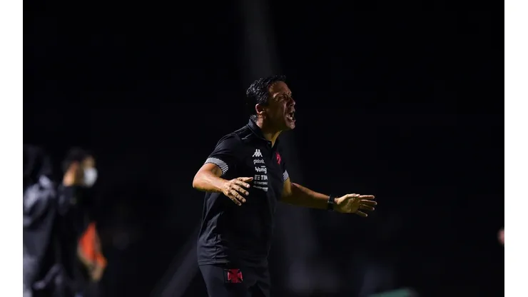 Foto: Thiago Ribeiro/AGIF | Zé Ricardo abre o jogo sobre lacuna existente no elenco atual do Vasco