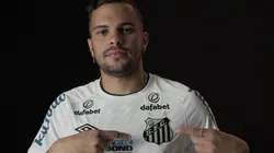 Foto: Divulgação/ Santos | Auro pode assinar em definitivo com o Santos após o fim do emprestimo