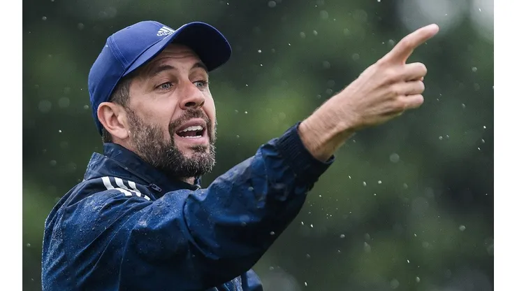 - O técnico está colocando jogadores mais jovens no elenco nesse início de temporada