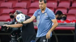 Pedro H. Tesch/AGIF. Fábio Carille conta com atleta em bom condicionamento físico para usar seu esquema de preferência.