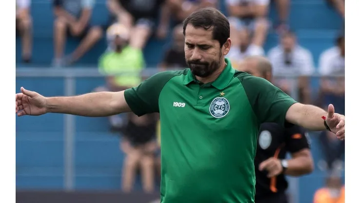 Foto: Robson Mafra/AGIF - Morínigo: reclamou da arbitragem após tropeço em casa do Coritiba