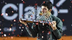 Foto/Rio Open/Domínio Público - O tenista chileno Cristian Garín comemora título no Rio Open 2020