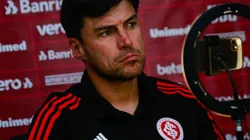 Foto: (Luiz Erbes/AGIF) - Em início de trabalho, Alexander Medina diz que ainda está avaliando o grupo do Internacional