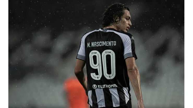 Foto: (Jorge Rodrigues/AGIF) - Matheus Nascimento é um dos desfalques do Botafogo para o clássico deste domingo (13)