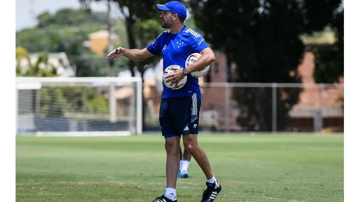 Pezzolano não comandará o Cruzeiro no duelo contra o Tombense; time terá escalação alternativa