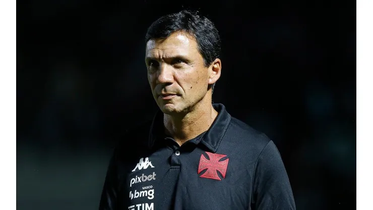 Foto: (Flickr Oficial Vasco/Rafael Ribeiro /Vasco) - Zé Ricardo precisou promover uma alteração no Vasco para encarar o Botafogo neste domingo (13)