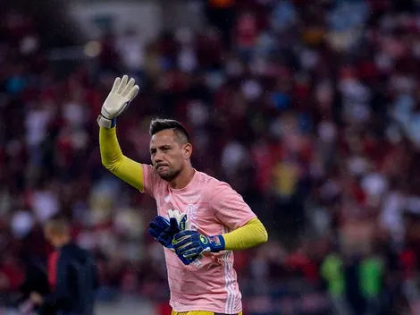 Comentarista questiona goleiro visado pelo Flamengo: “Abaixo do Diego Alves”