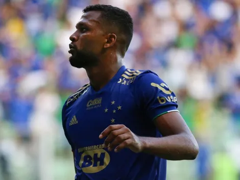 Cruzeiro vence, Ronaldo publica buracos no gramado e atacante revela: "não conseguimos dormir direito"