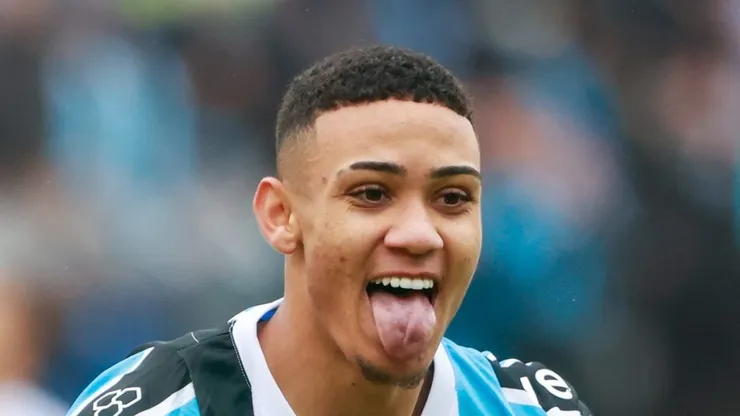 Gustavo Nunes comemora gol pelo Imortal e ganha elogios na web.