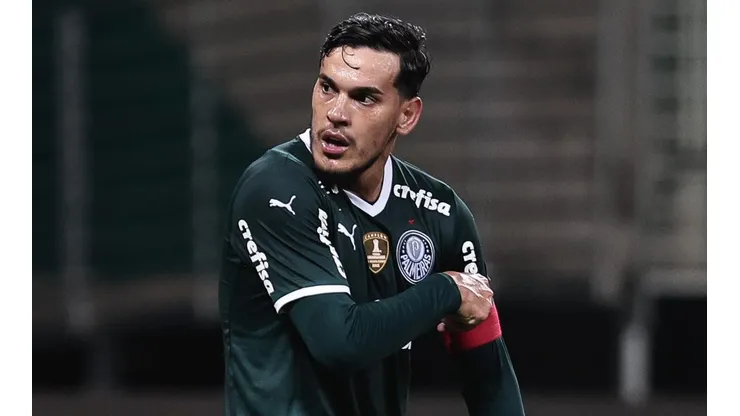 - O defensor falou sobre a importância de Weverton na equipe