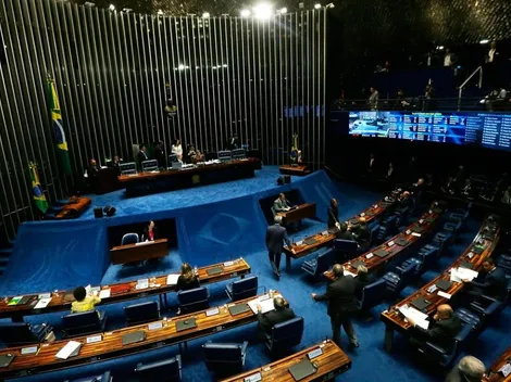 Senado aprova contagem do período da pandemia como tempo de serviço; profissionais da saúde e segurança pública poderão usá-los para receber licenças-prêmio e gratificações