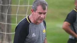 Foto: (Twitter Oficial Criciúma/Celso da Luz/Criciúma E.C.) - Cláudio Tencati pode ganhar mais reforços no Criciúma