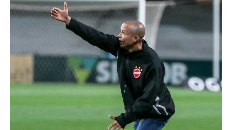 Foto: Robson Mafra/AGIF | Higo Magalhães reconhece problema no sistema defensivo da equipe