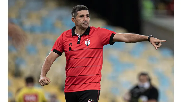 Foto: Jorge Rodrigues/AGIF - Eduardo Souza, treinador do Atlético-GO