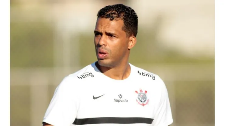 Foto: Rodrigo Coca/Ag. Corinthians - Fernando Lázaro assumiu a equipe até a chegada de um novo treinador.