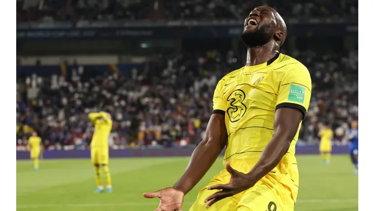 Foto: Matthew Ashton-AMA/Getty Images | Lukaku foi quem abriu o marcador na partida