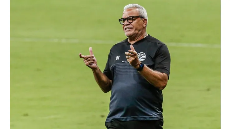 Foto: Paulo Paiva/AGIF - Hélio dos Anjos técnico do Náutico