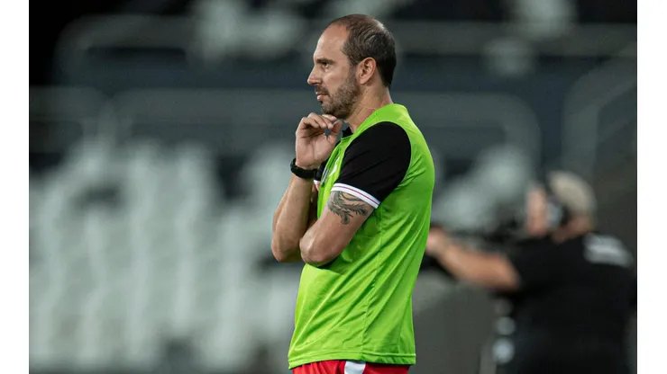 Foto: (Jorge Rodrigues/AGIF) - Allan Aal não vem sendo unanimidade no CRB