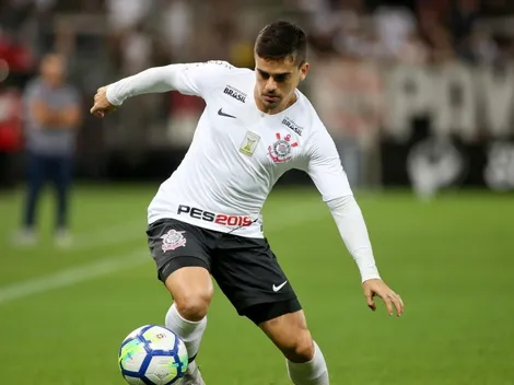 Fagner abre o jogo sobre a saída de Sylvinho e sai em defesa do treinador