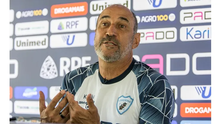 Foto: (Flickr Oficial Londrina/Ricardo Chicarelli/Londrina EC.) - Vinícius Eutrópio deve ganhar mais um reforço no Londrina