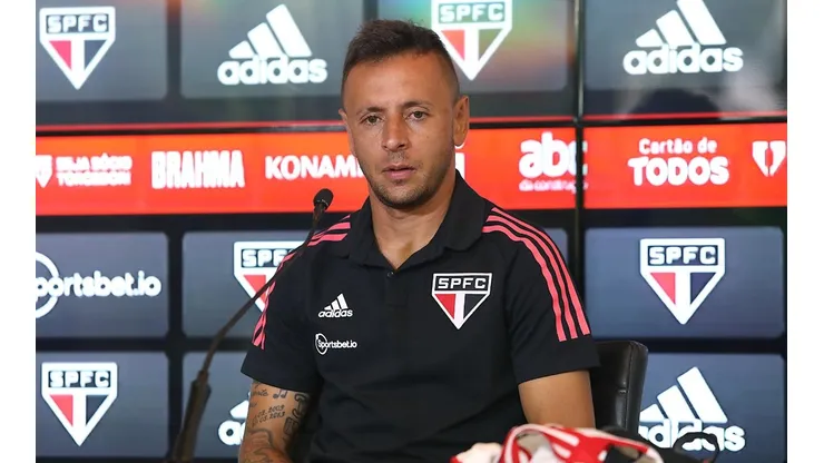 Rubens Chiri/saopaulofc.net - Rafinha elogia trabalho de Ceni no São Paulo
