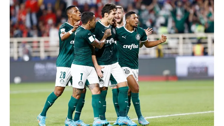 Foto: Mohammad Karamali/DeFodi Images via Getty Images | Raphael Veiga marcou o primeiro gol do Palmeiras na partida