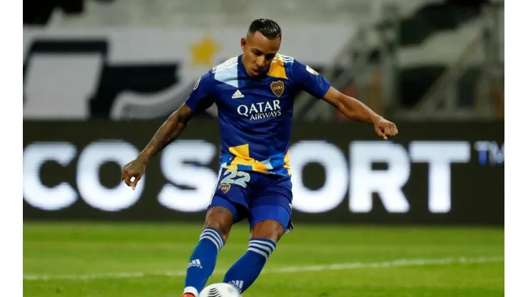Atacante tem passagem pelo Boca Juniors.