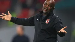 Mohamed Farag - FIFA/FIFA via Getty Images/ Vamos engolir"; Pitso Mosimane segue confiante contra o Palmeiras e Al Ahly quer manter apelido de 'Clube do Século'