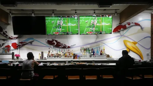 Mario Tama/Getty Images - Tvs ligadas em jogos da NFL