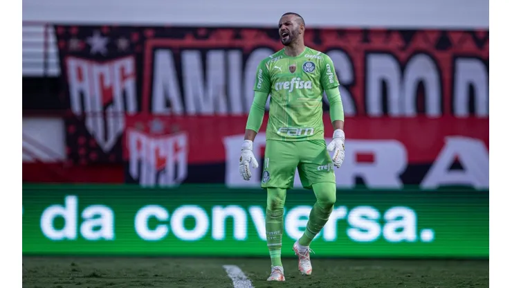 Foto: Heber Gomes/AGIF | Weverton fica para trás e ex-goleiro afirma que seria titular do Palmeiras em 2022
