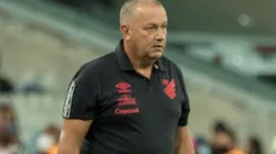 Foto: Robson Mafra/AGIF | James Freitas admite que vem trabalhando com elenco reduzido